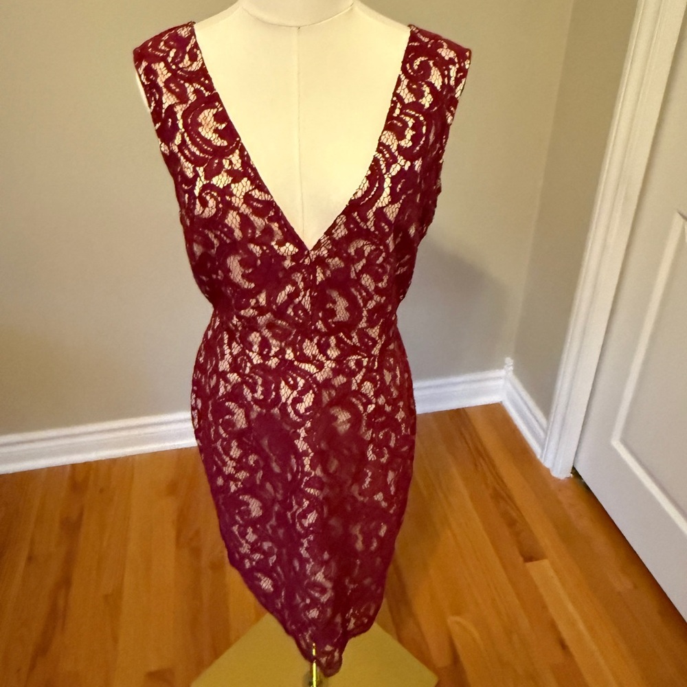 VENUS Burgundy Lace Backless Dress